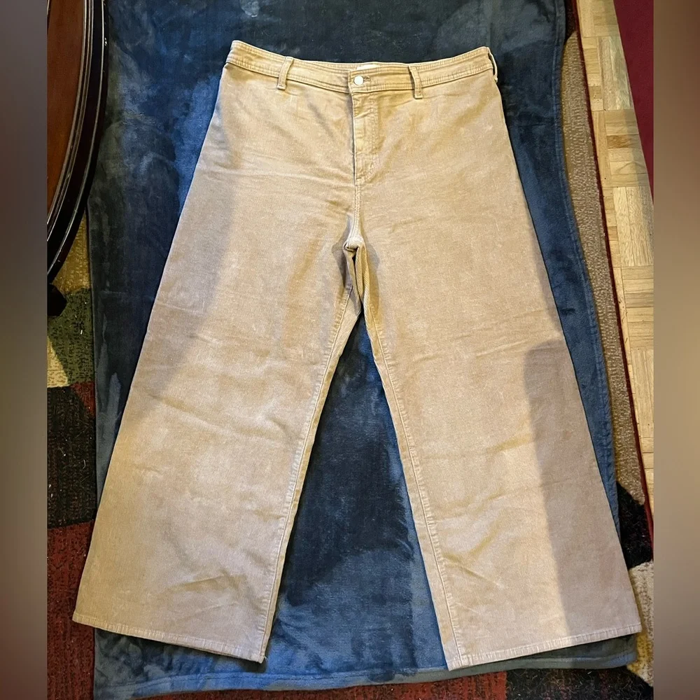 Wide leg corduroy pants. High rise ankle length. 98% cotton. Khaki/ tan 16 NWOT - Picture 5 of 16